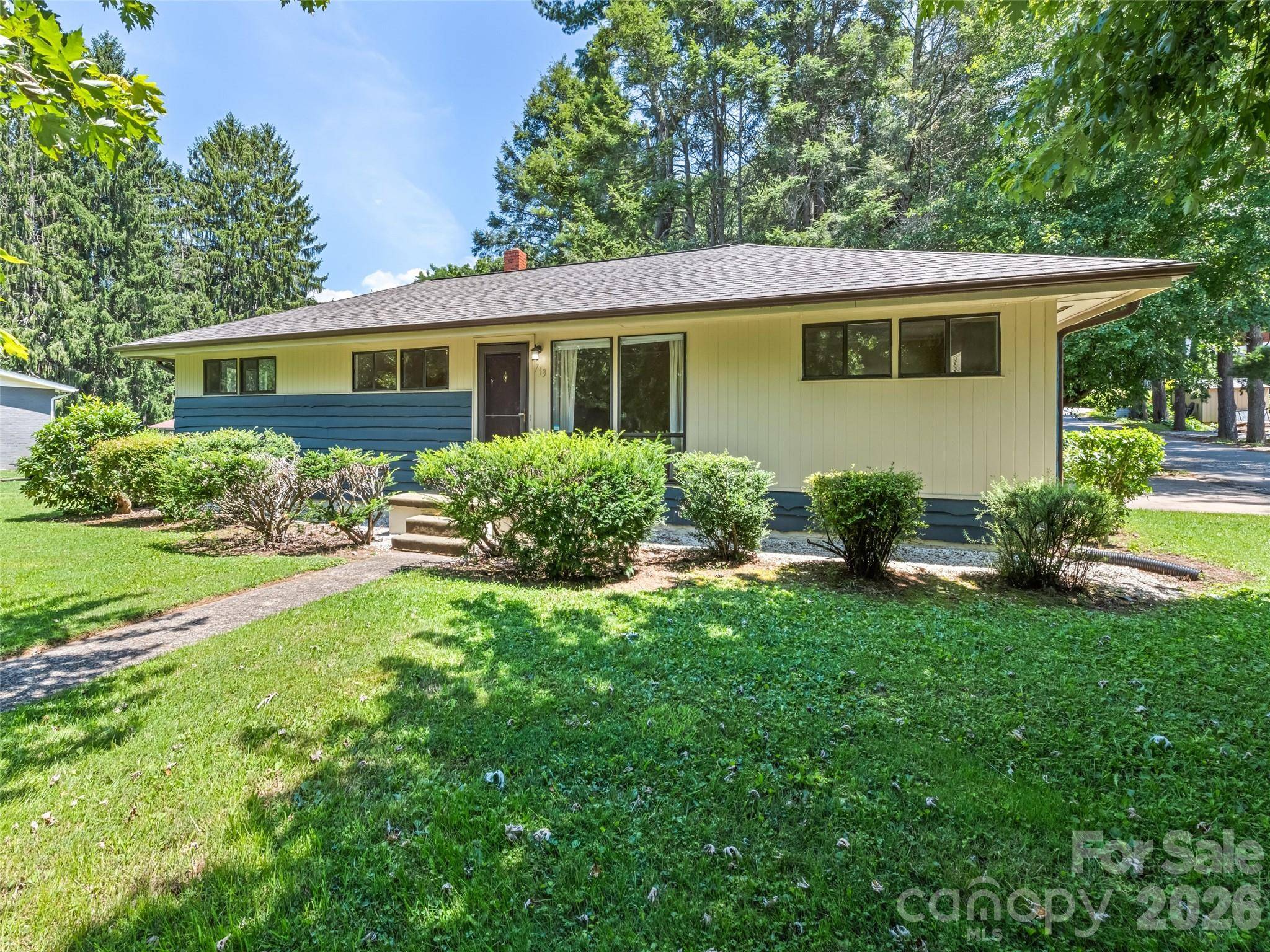 713 Brown AVE, Waynesville, NC 28786