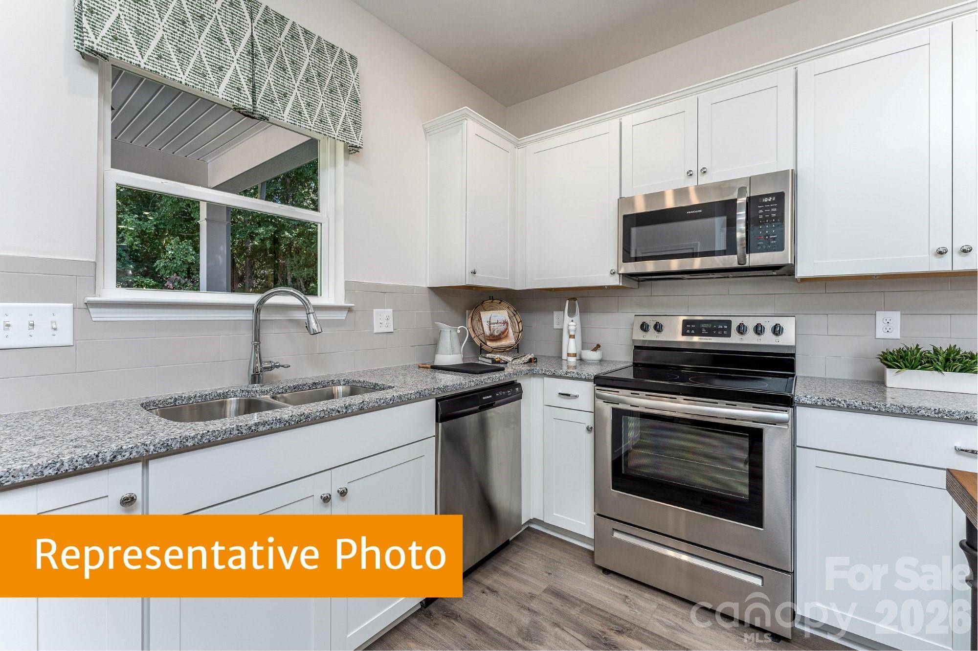 600 Rowe Crossing DR, Newton, NC 28658