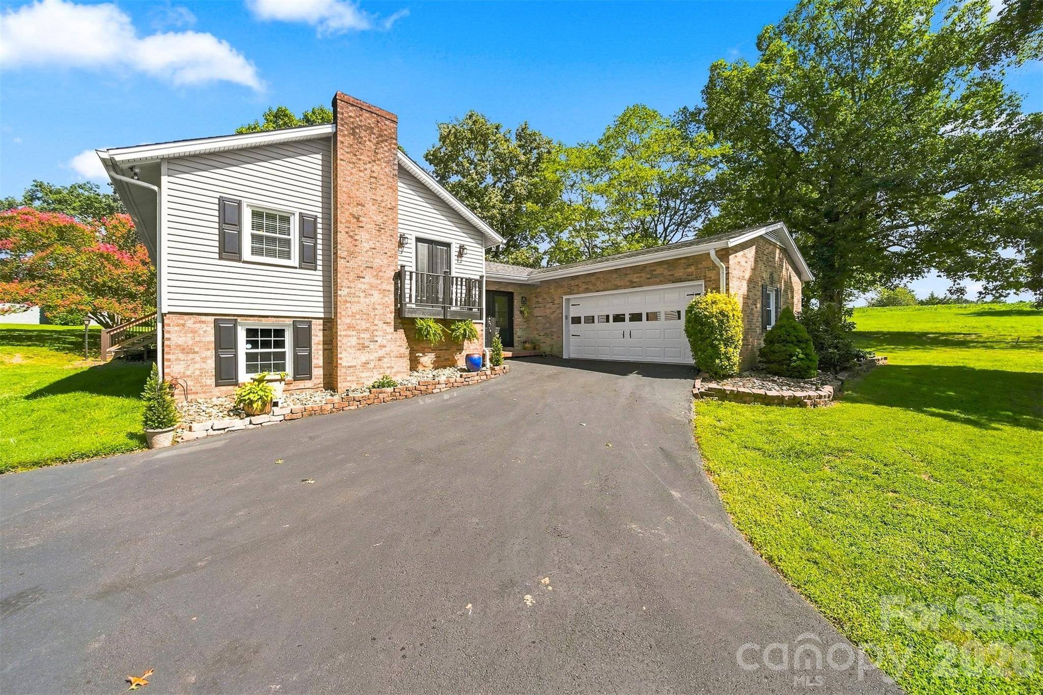 4662 Granada Hills DR, Granite Falls, NC 28630