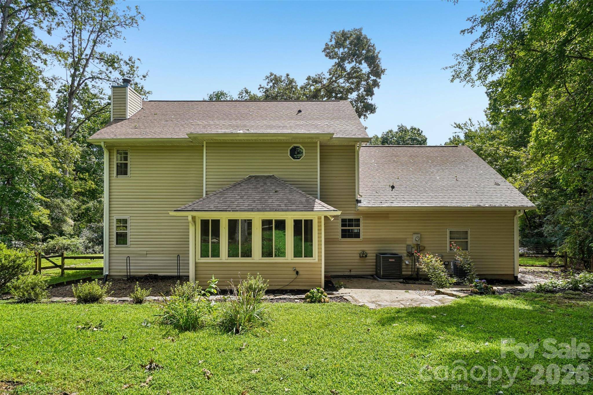 506 Fox Hollow LN, Mills River, NC 28759
