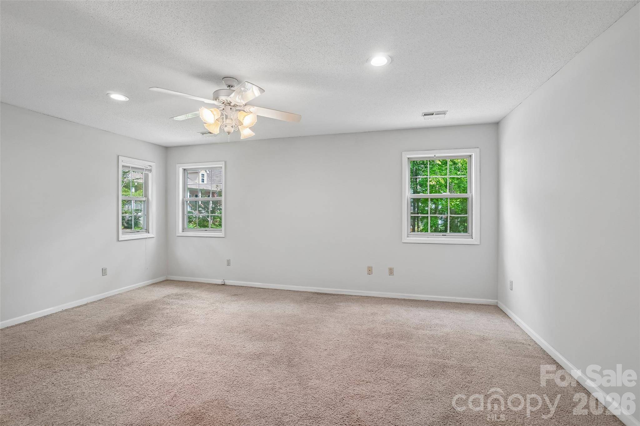 506 Fox Hollow LN, Mills River, NC 28759