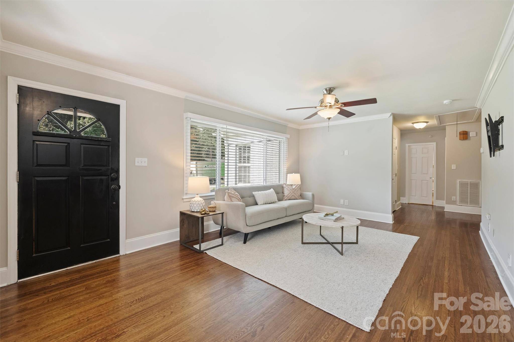 1323 Carolyn DR, Charlotte, NC 28205