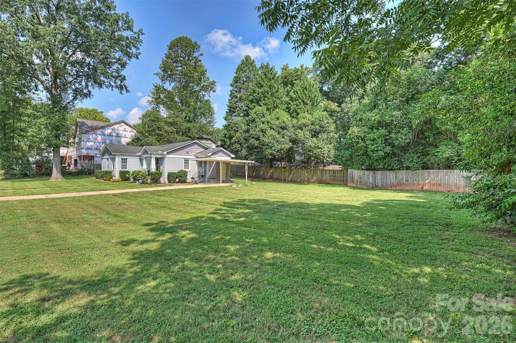 1323 Carolyn DR, Charlotte, NC 28205