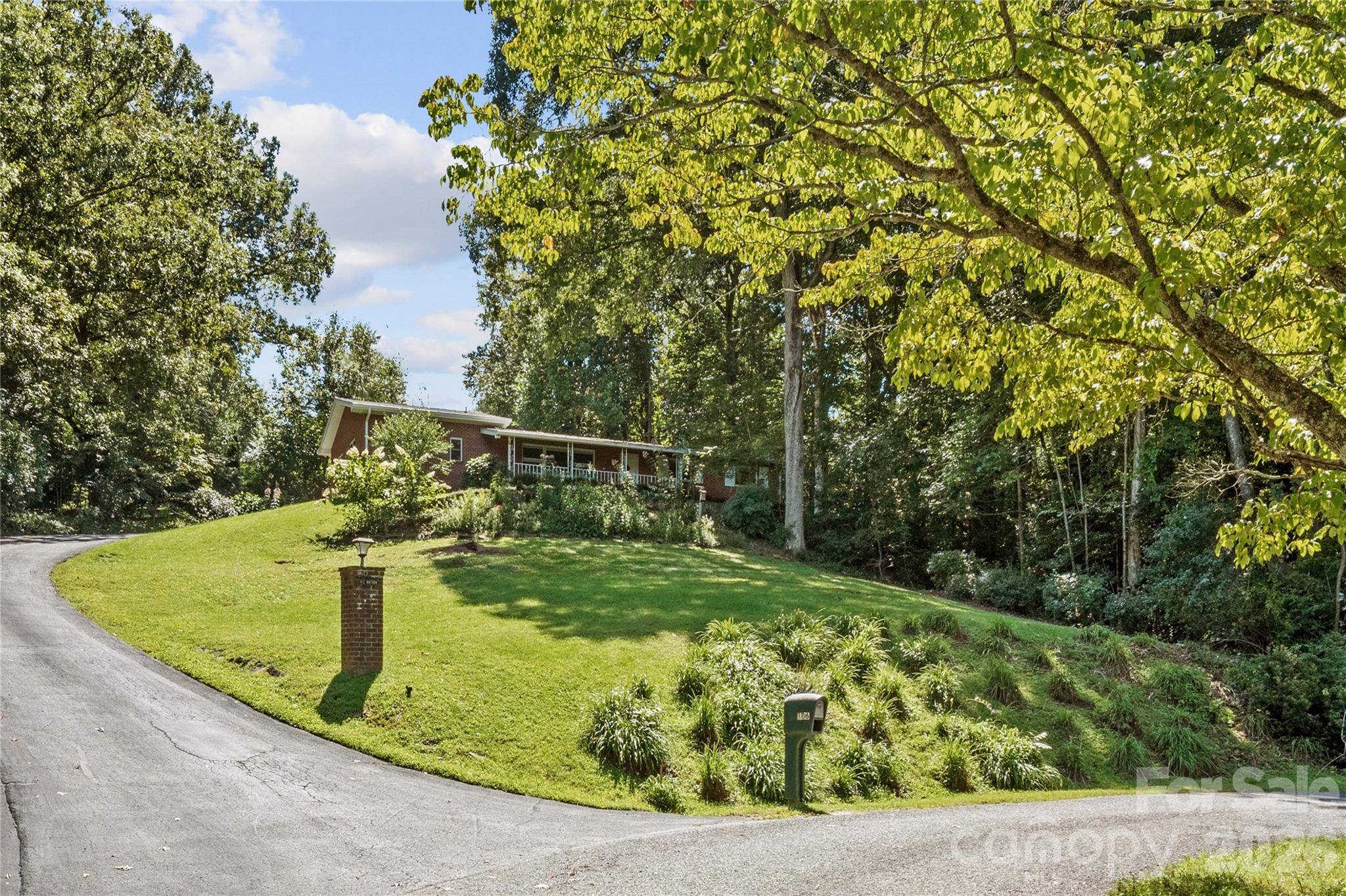 106 Holly LN, Brevard, NC 28712