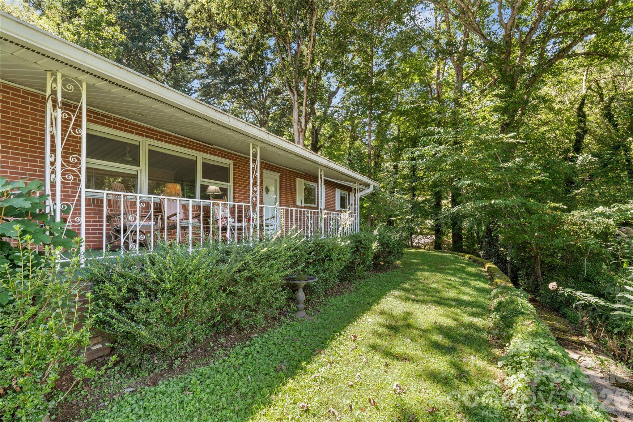 106 Holly LN, Brevard, NC 28712