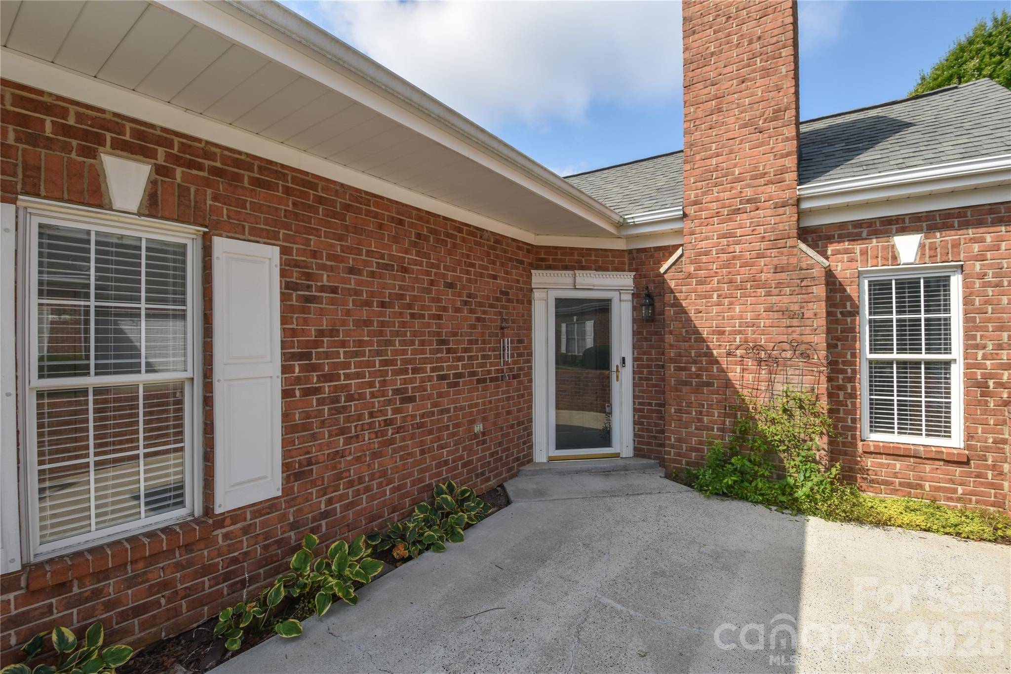 8332 Highland Glen DR, Charlotte, NC 28269