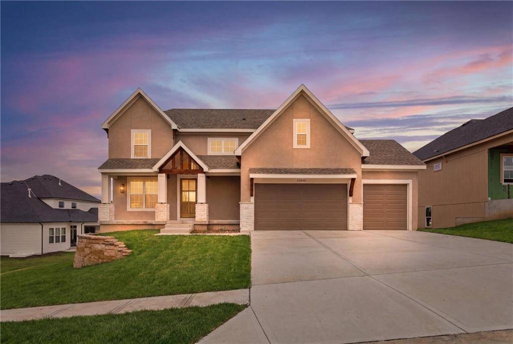 22076 W 99th TER, Lenexa, KS 66220