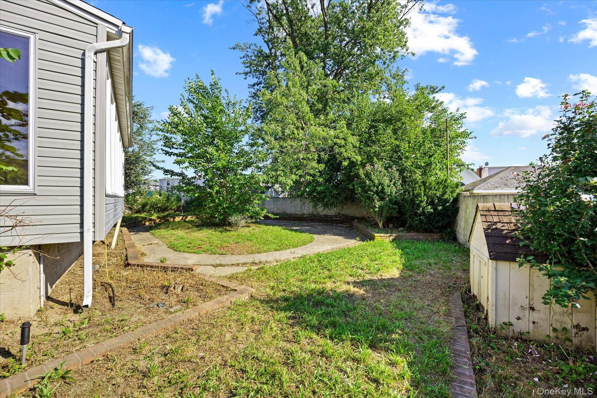 251 Perkins AVE, Oceanside, NY 11572