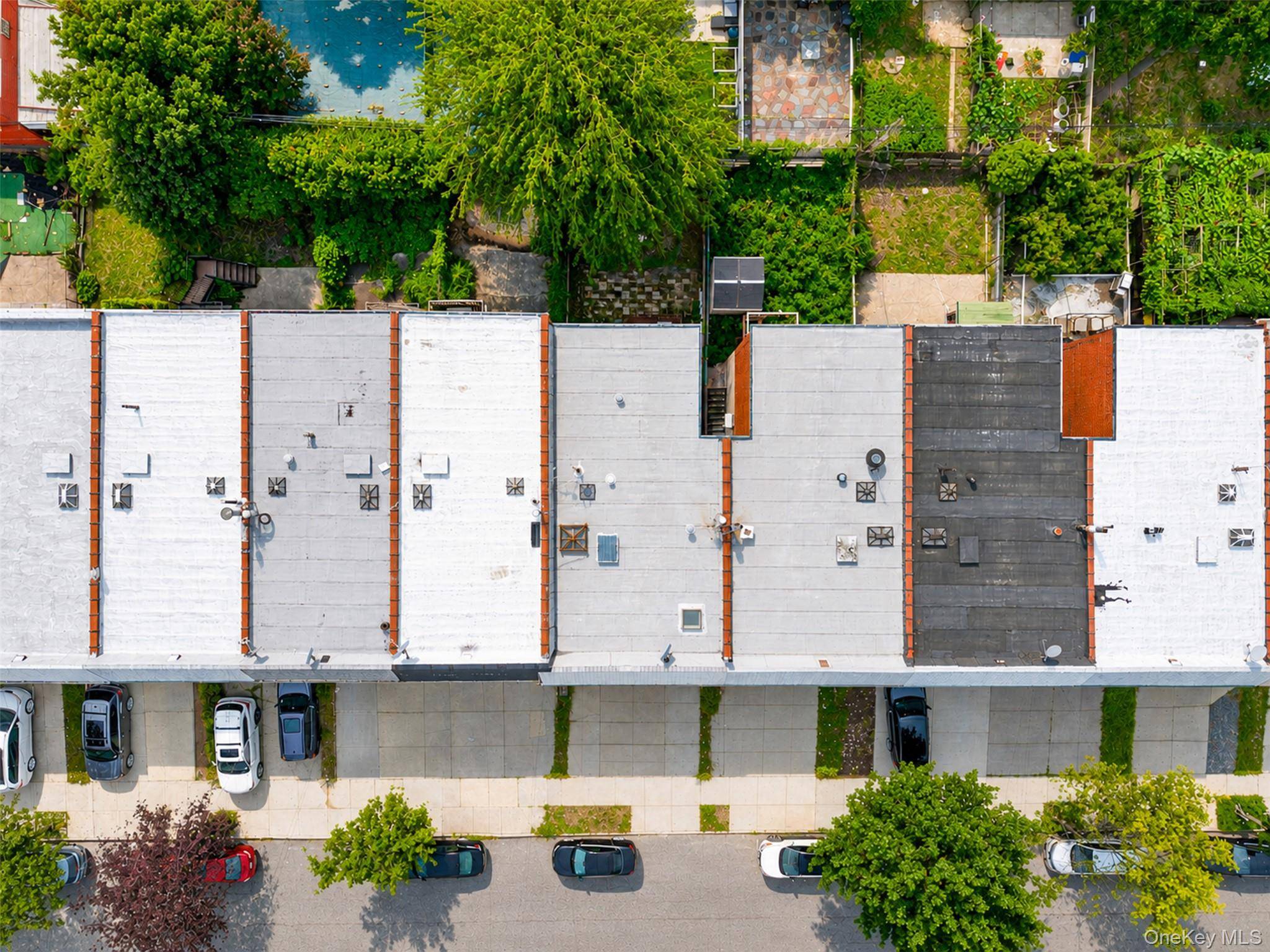 61-40 219th ST, Bayside, NY 11364
