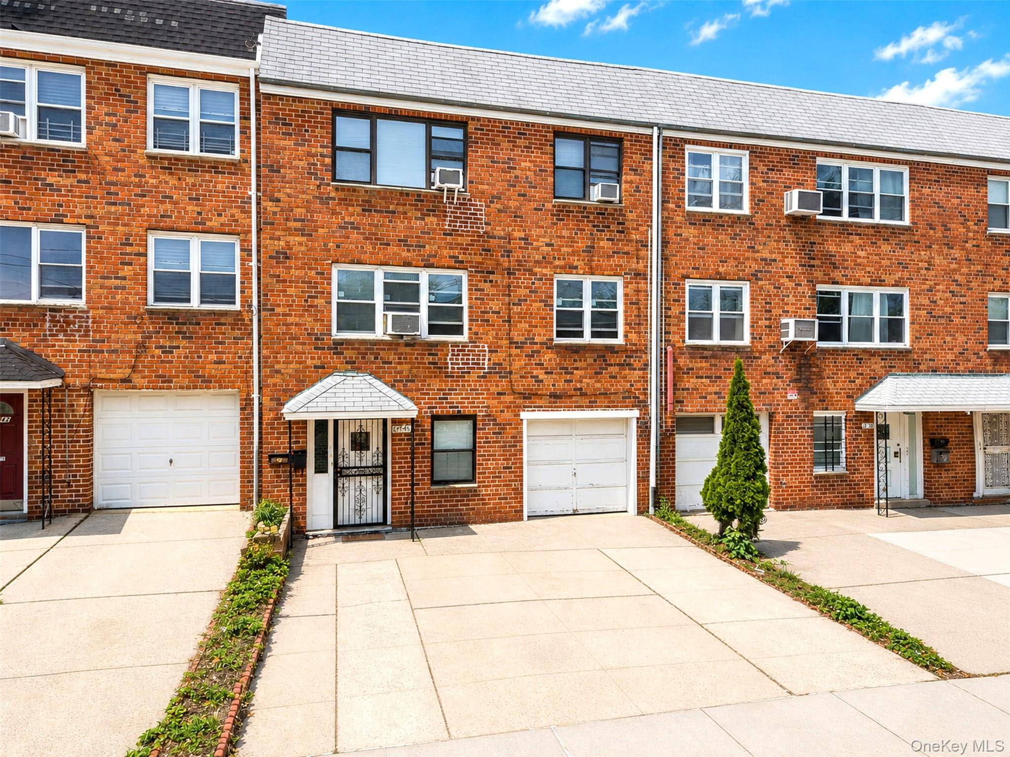 61-40 219th ST, Bayside, NY 11364