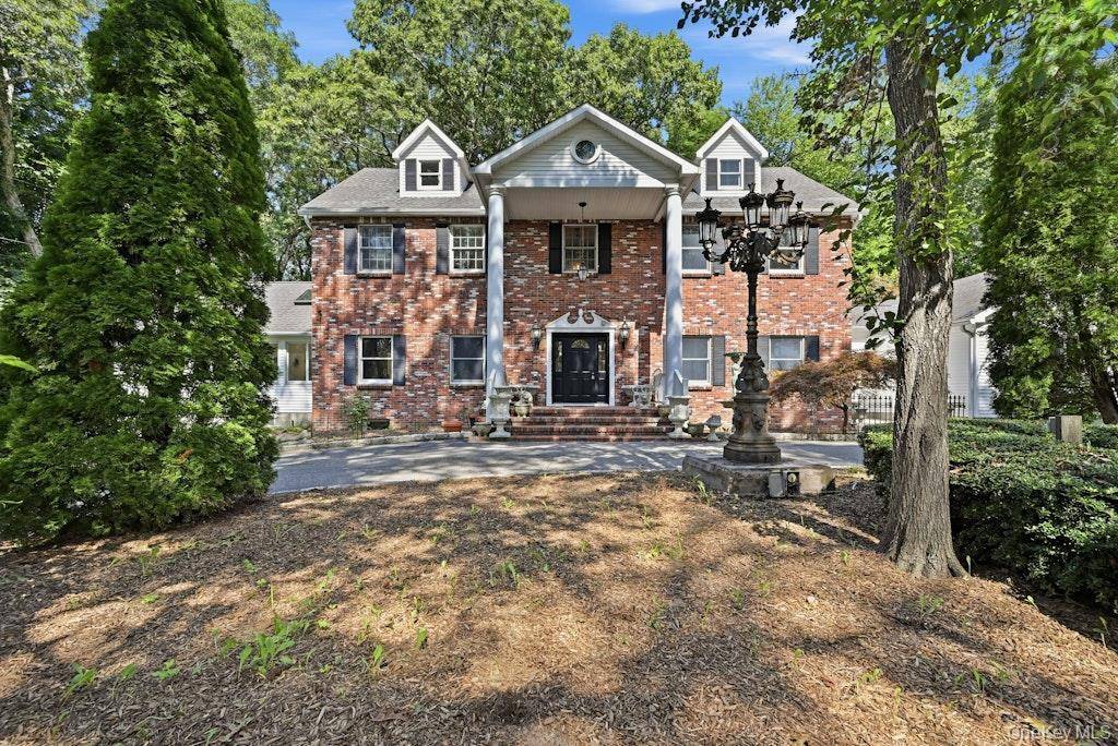 48 Private RD, Calverton, NY 11933