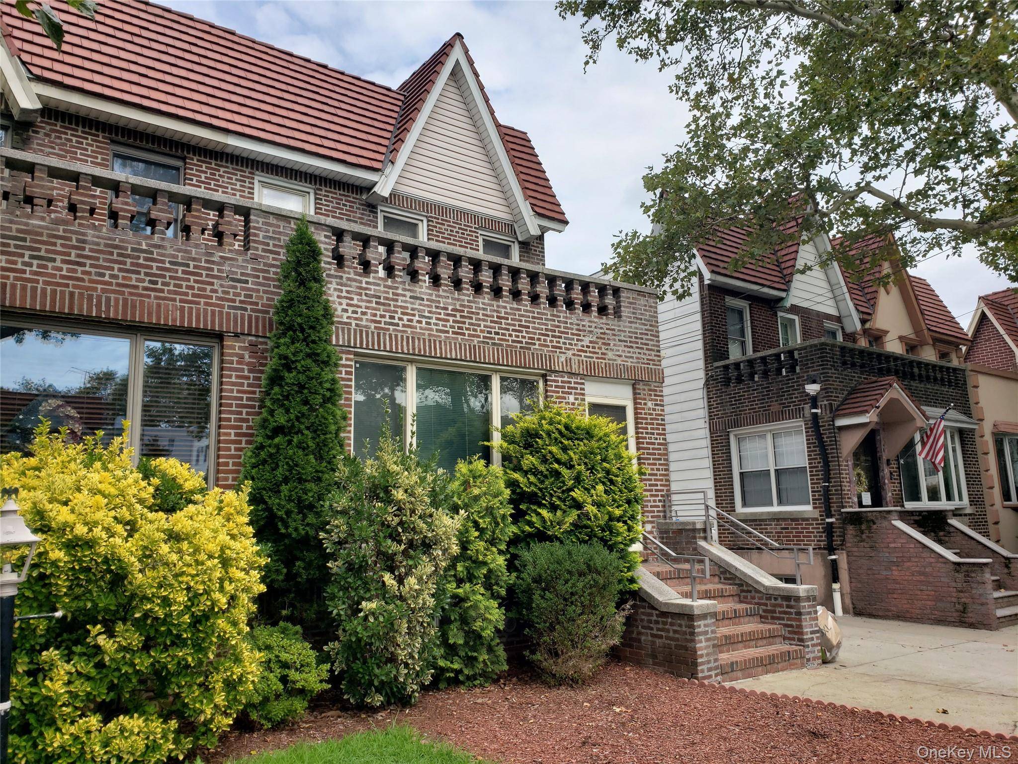 87-37 Union TPKE, Glendale, NY 11385