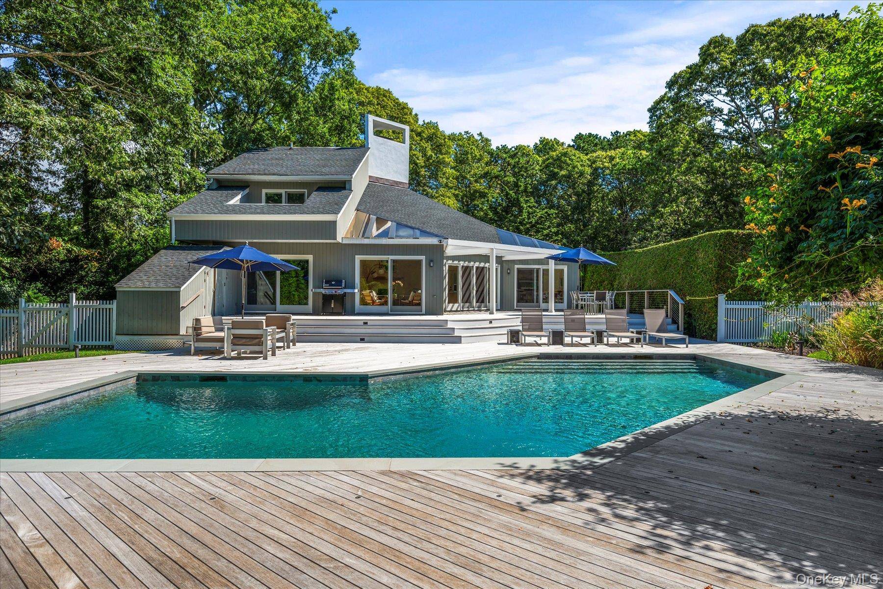 1 Acorn PATH, Quogue, NY 11959