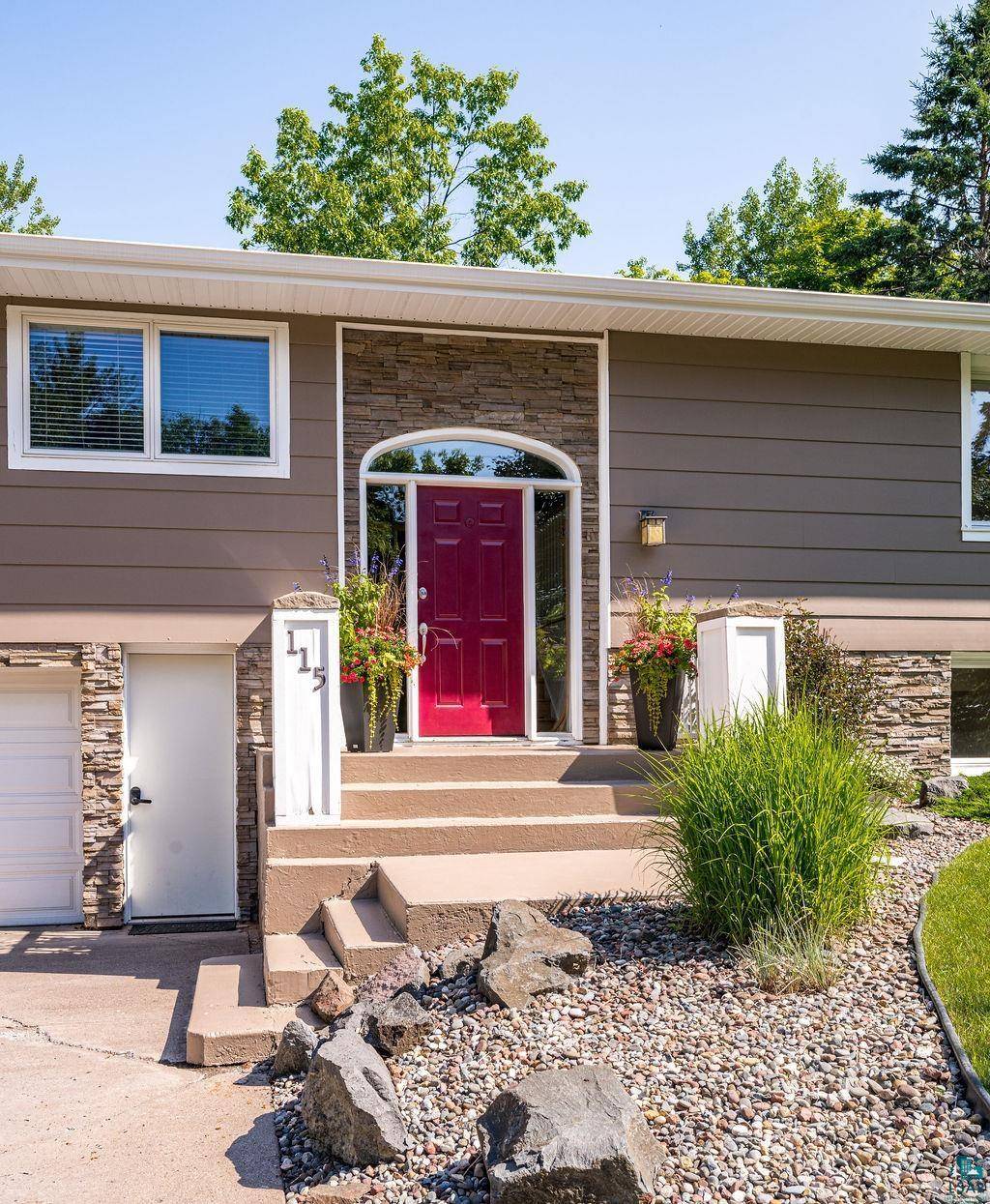 115 Aspen Ln, Duluth, MN 55804