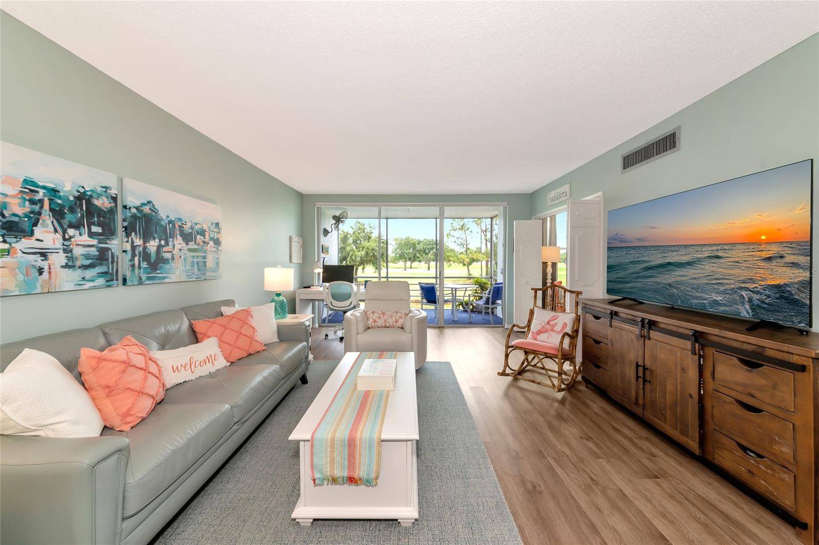 7461 W COUNTRY CLUB DR N #203, Sarasota, FL 34243
