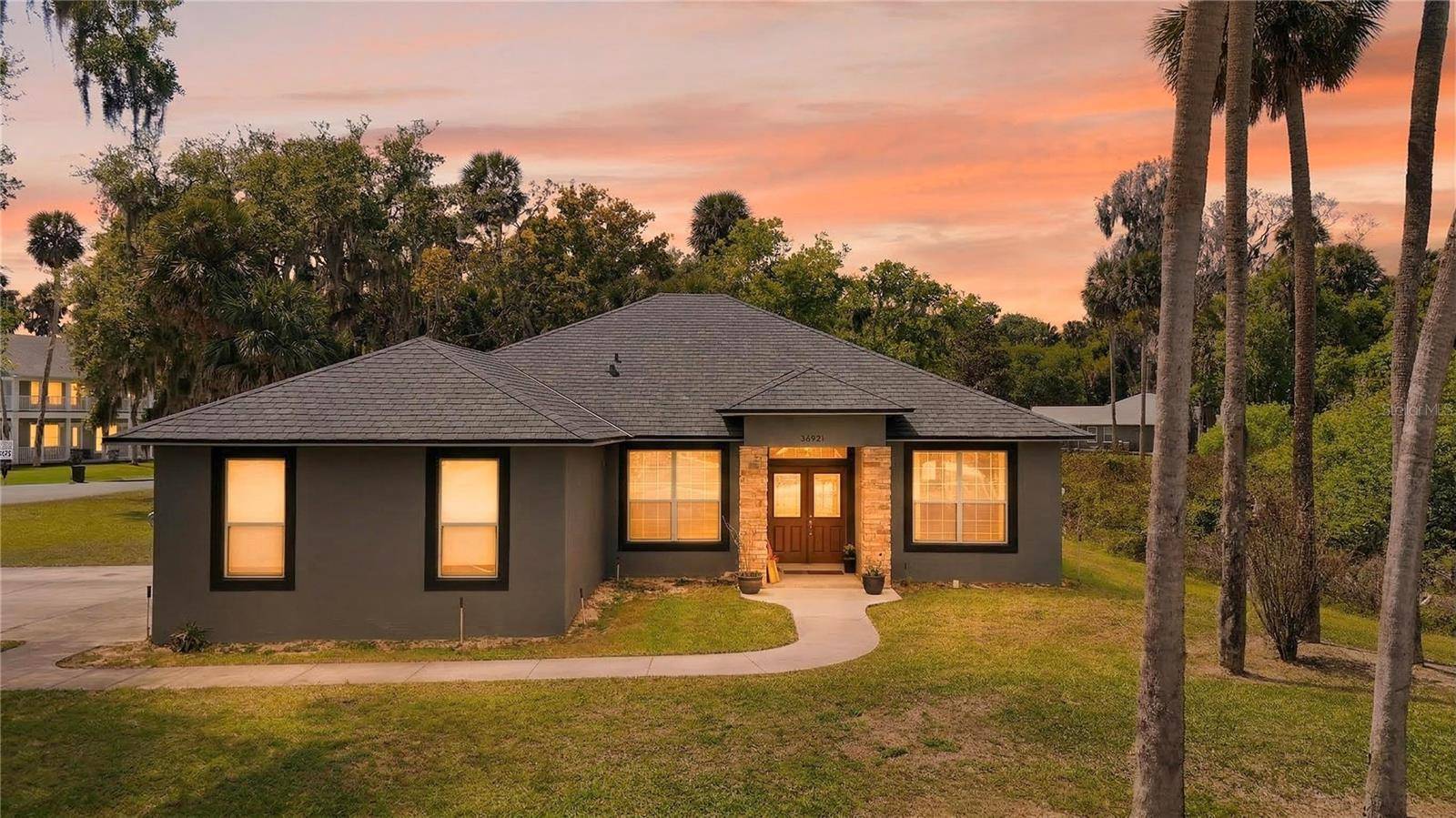 28931 BEAUCLAIRE DR, Tavares, FL 32778