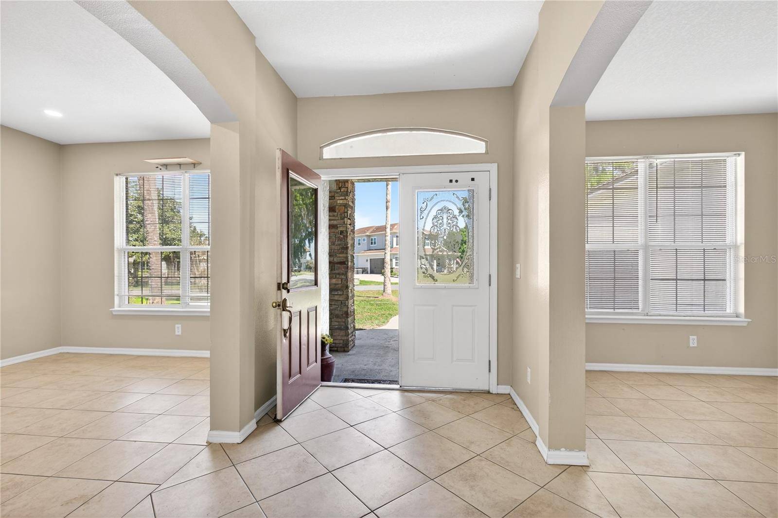 28931 BEAUCLAIRE DR, Tavares, FL 32778