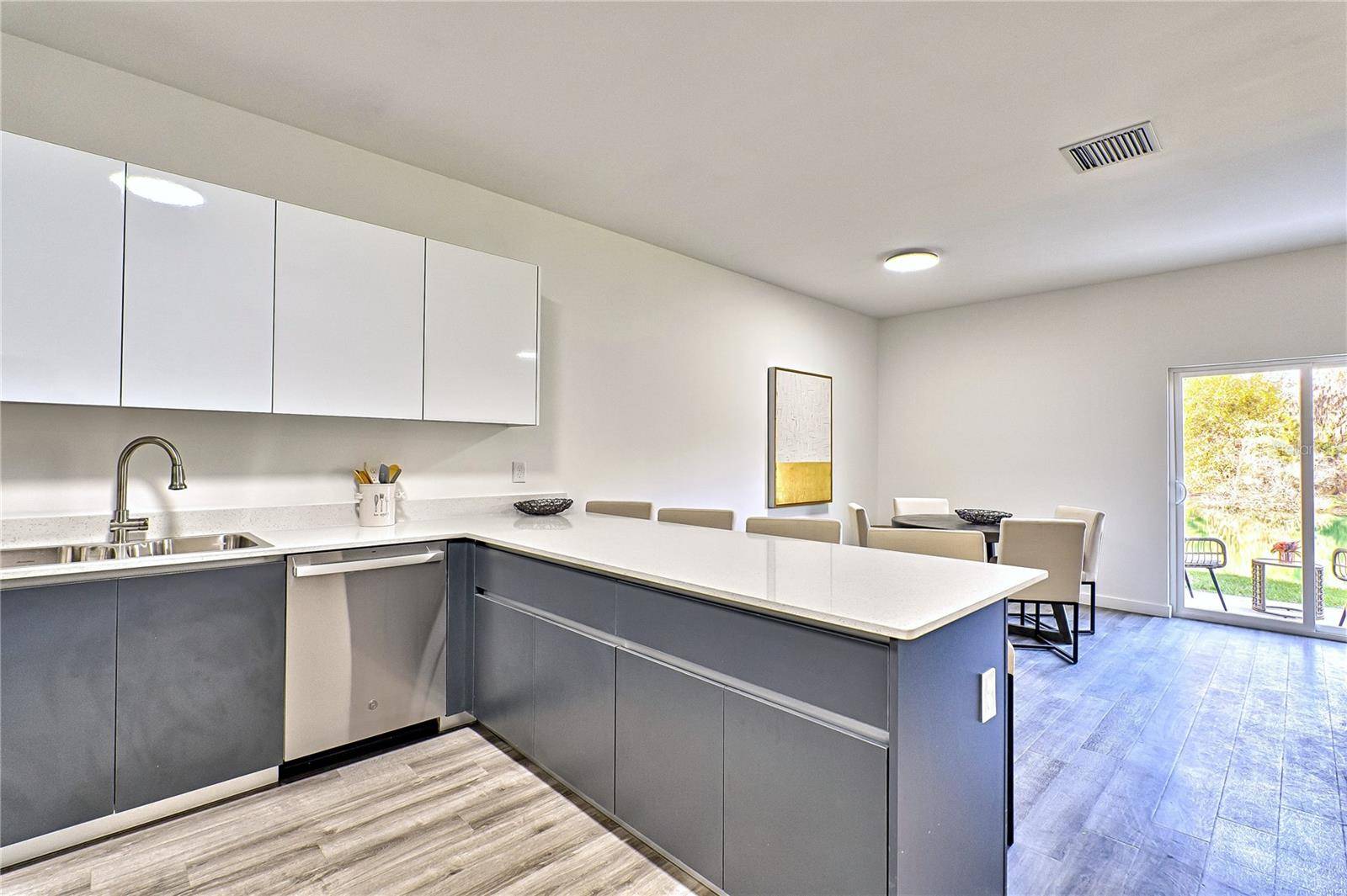 1591 NW 29TH RD #4, Gainesville, FL 32605