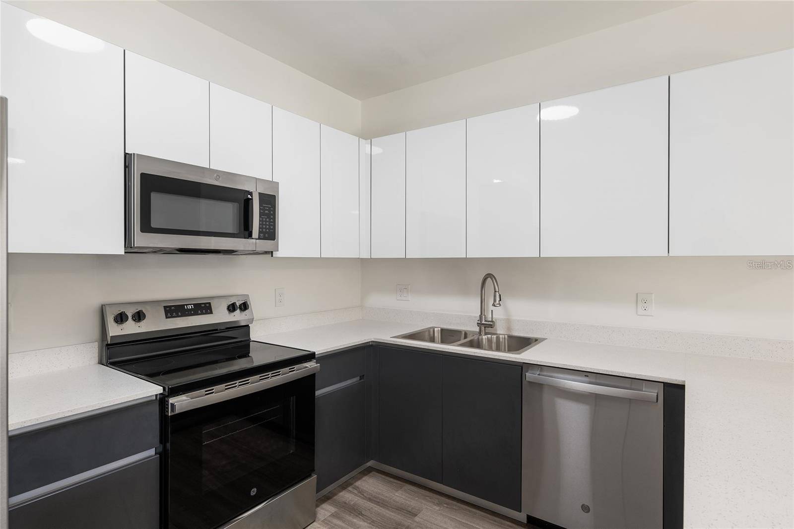 1581 NW 29TH RD #8, Gainesville, FL 32605