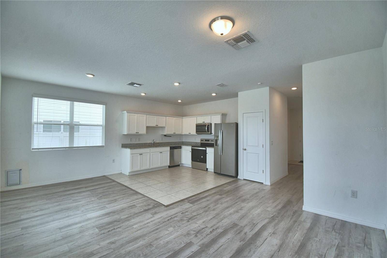 537 MADISON DR, Davenport, FL 33837