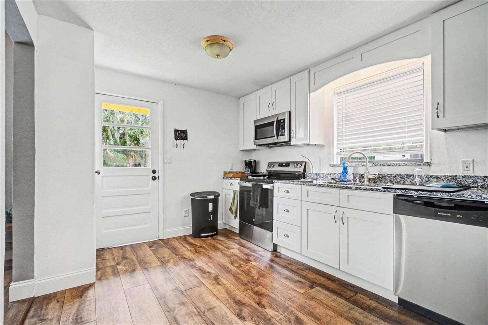 55316 CLAIRE ST, Astor, FL 32102