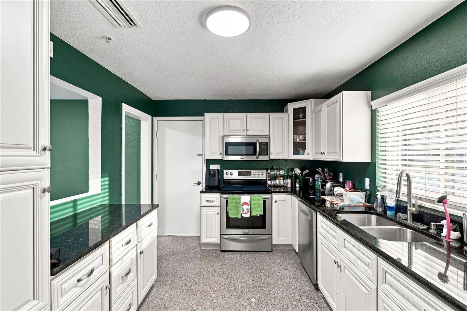 8405 OAK BLUFF DR, Orlando, FL 32827