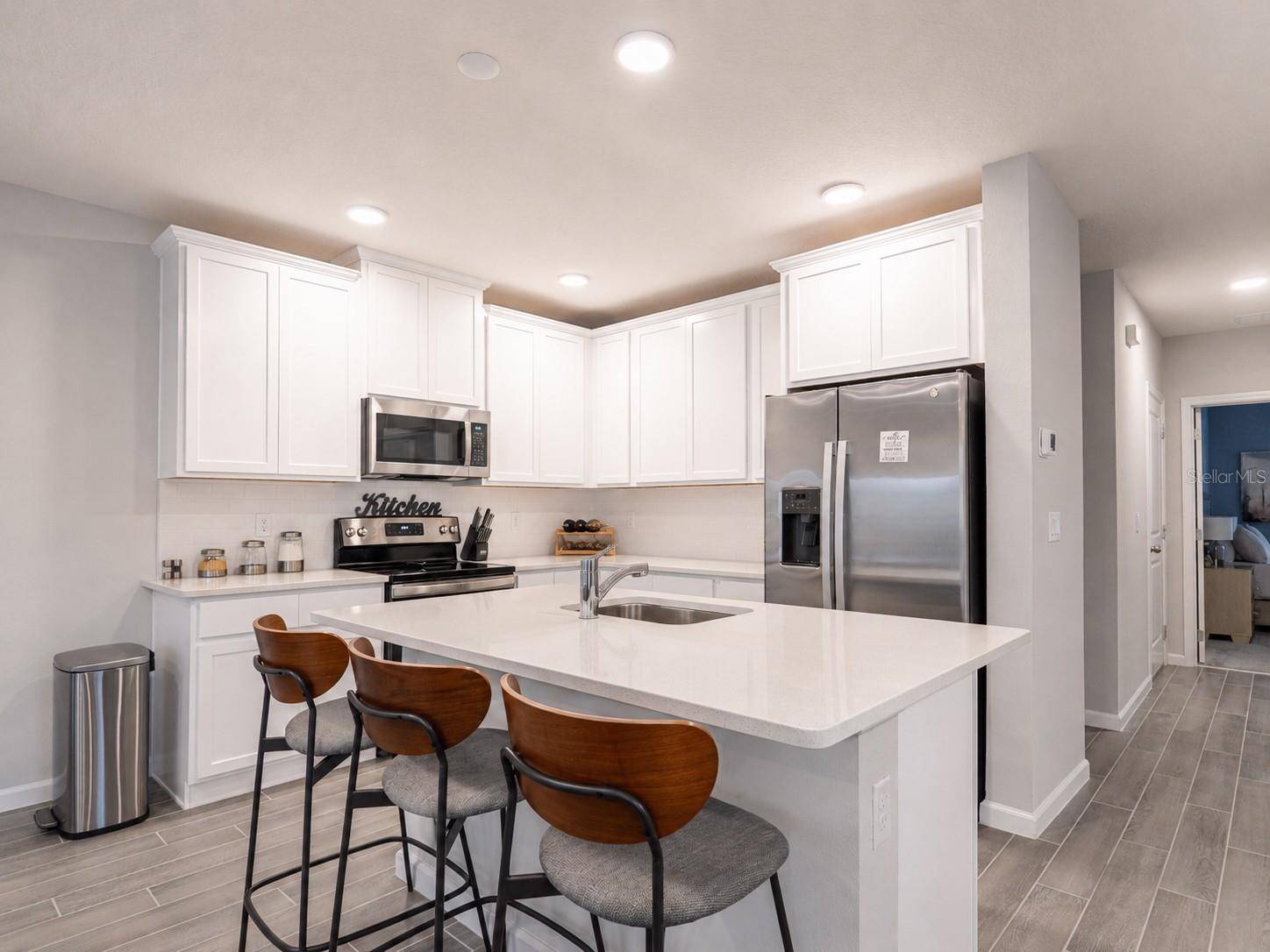 4902 LIVINGSTON LN, Oviedo, FL 32765