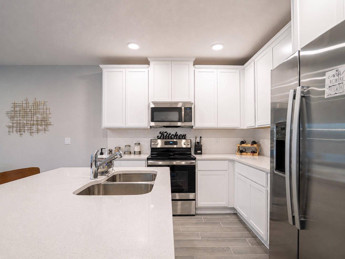 4902 LIVINGSTON LN, Oviedo, FL 32765