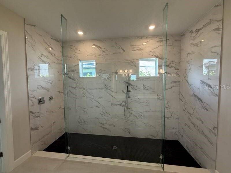 8208 SUMMER NIGHT RD, Sarasota, FL 34241