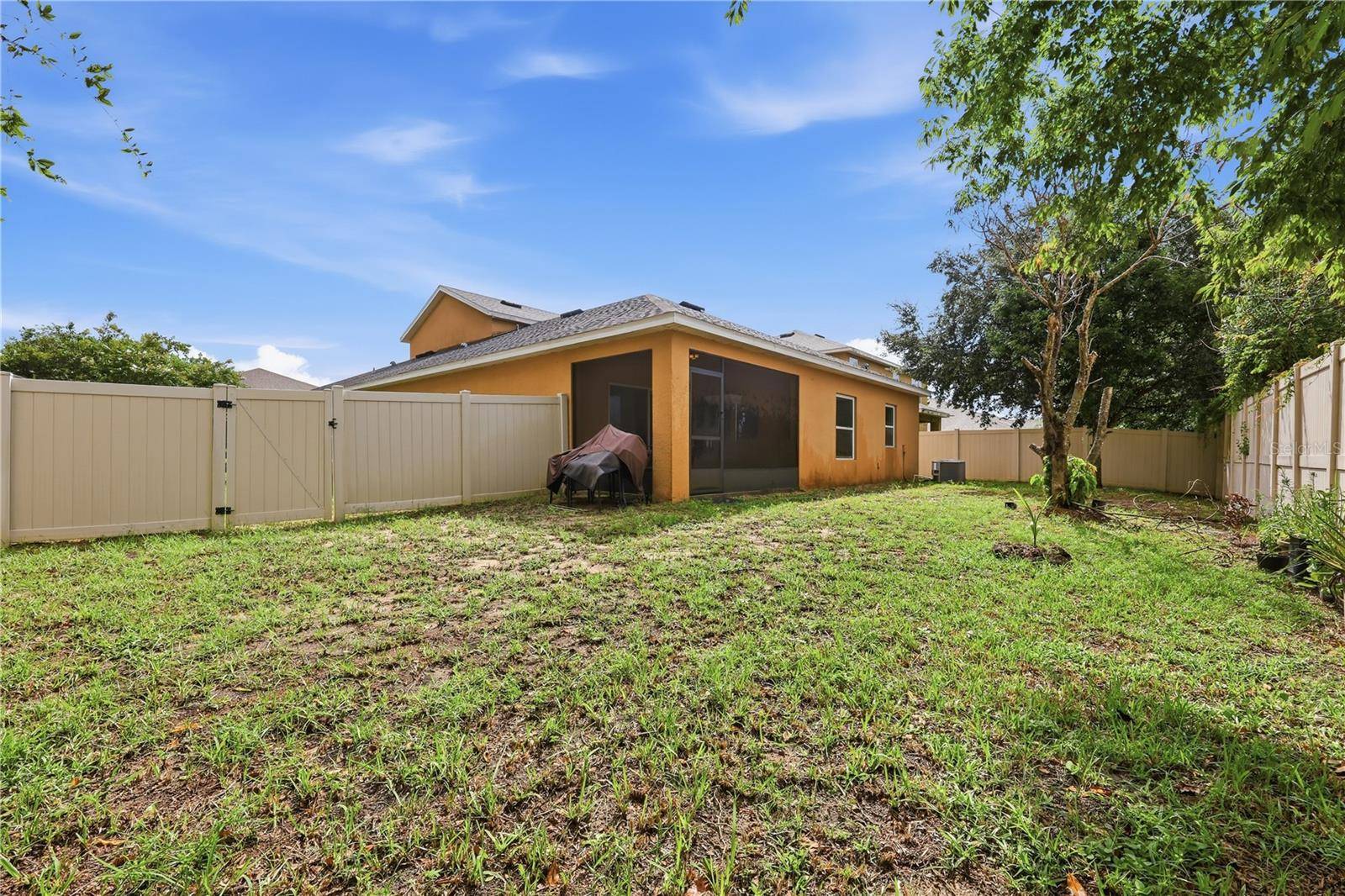 418 VITORIA RD, Davenport, FL 33837