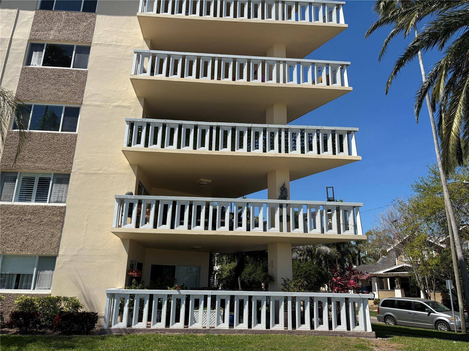 1200 N SHORE DR NE #212, St Petersburg, FL 33701