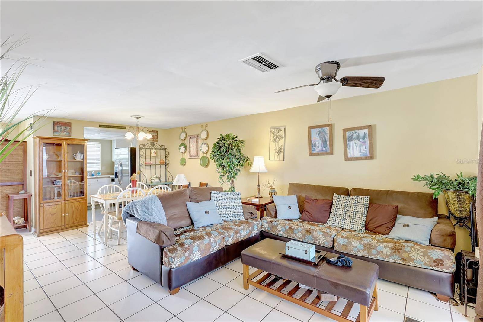2811 S PINES DR #15, Largo, FL 33771
