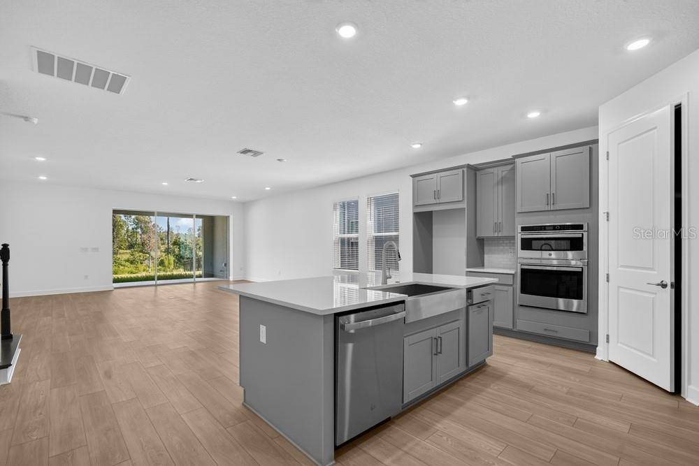 1623 ANSON LN, Zephyrhills, FL 33541