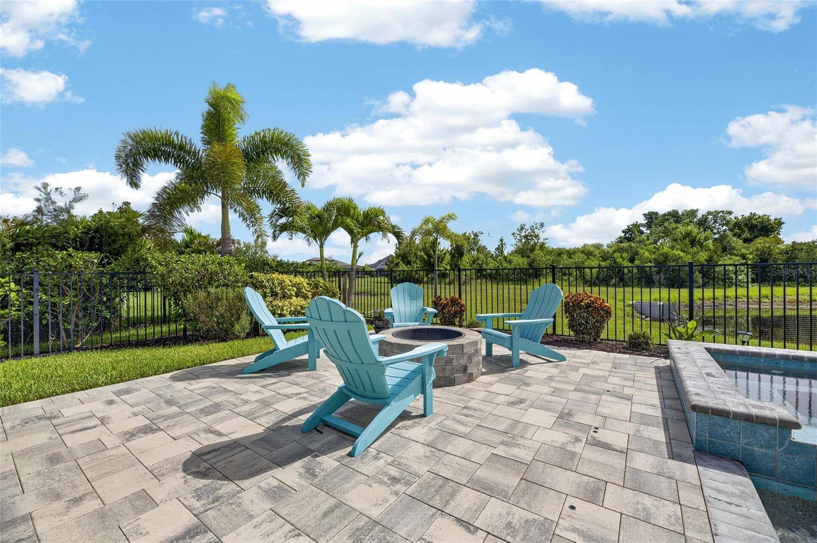 7322 PARADISO DR, Apollo Beach, FL 33572