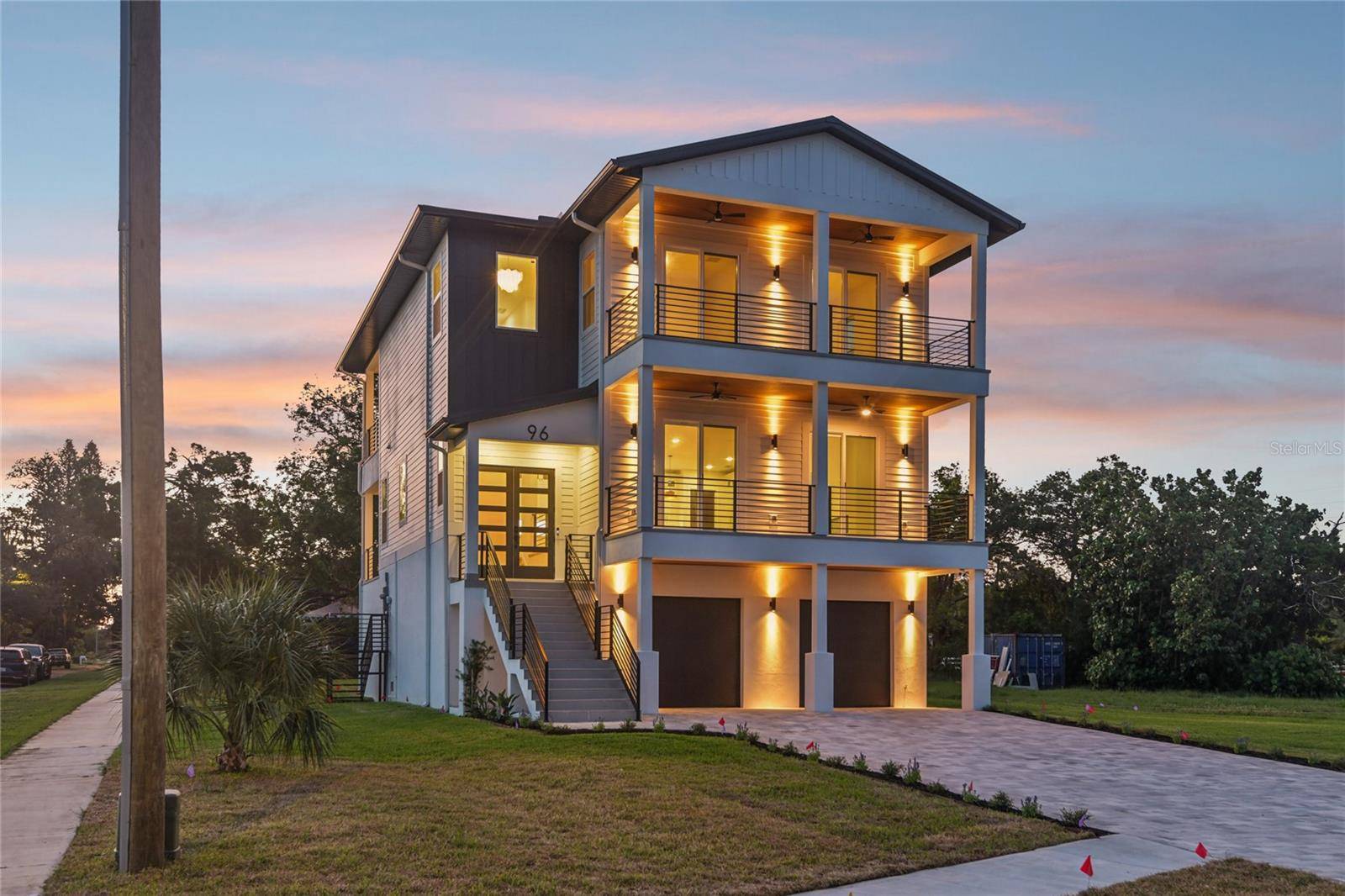 96 SHORE DR, Tarpon Springs, FL 34689