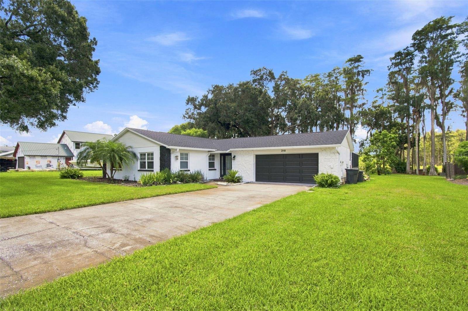 210 LAKE HOBBS RD, Lutz, FL 33548