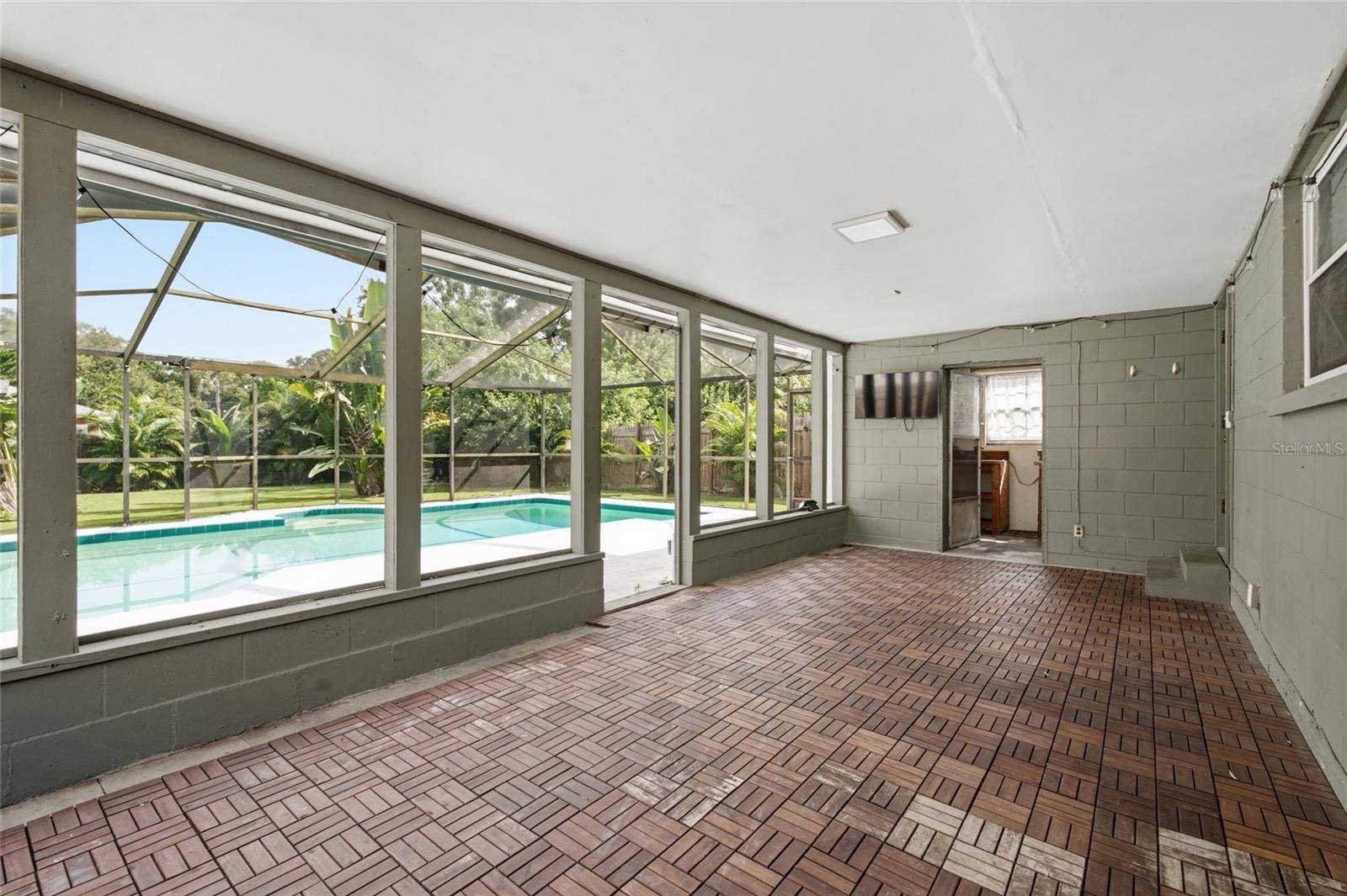4409 W PEARL AVE, Tampa, FL 33611