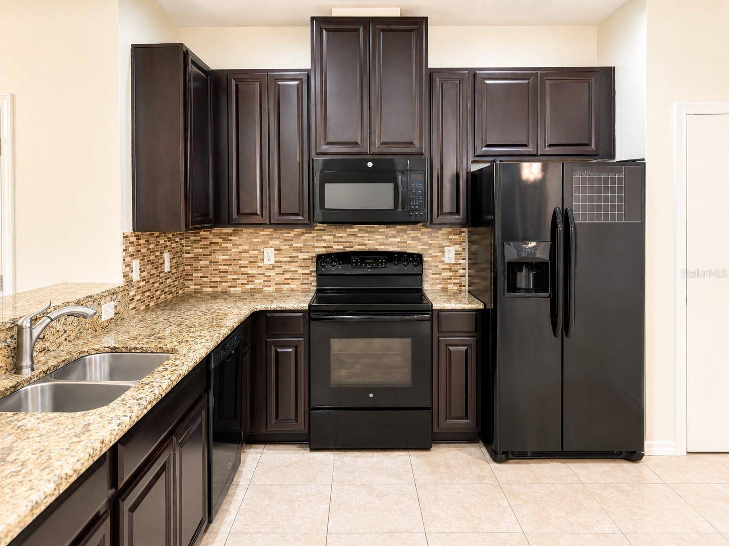 2119 LENNOX DALE LN, Brandon, FL 33510
