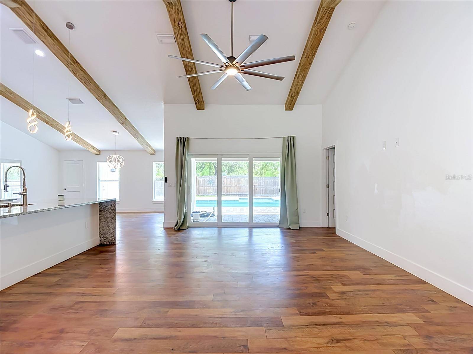 15032 HUMMINGBIRD RD, Weeki Wachee, FL 34614