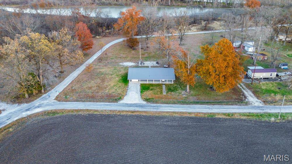 236 Gallinipper RD, Hardin, IL 62047