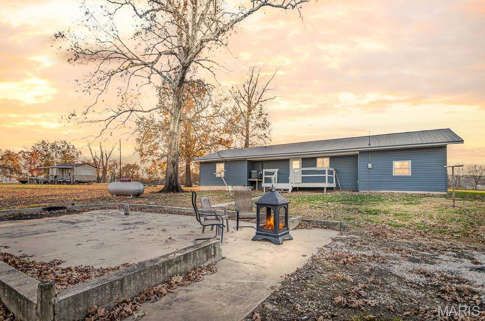 236 Gallinipper RD, Hardin, IL 62047