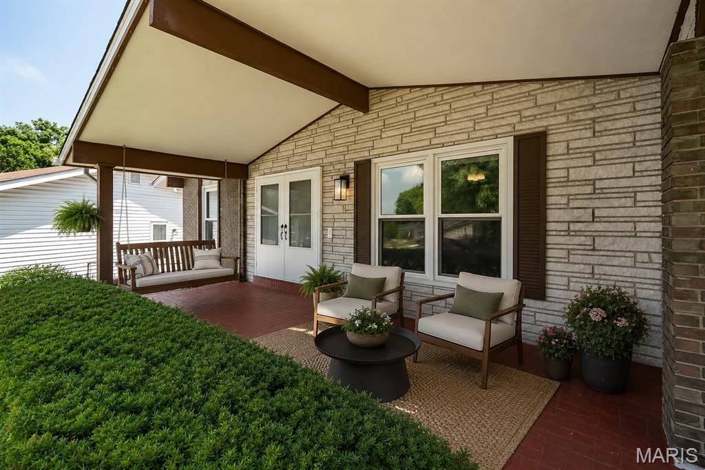 4184 Lisieux LN, Oakville, MO 63129
