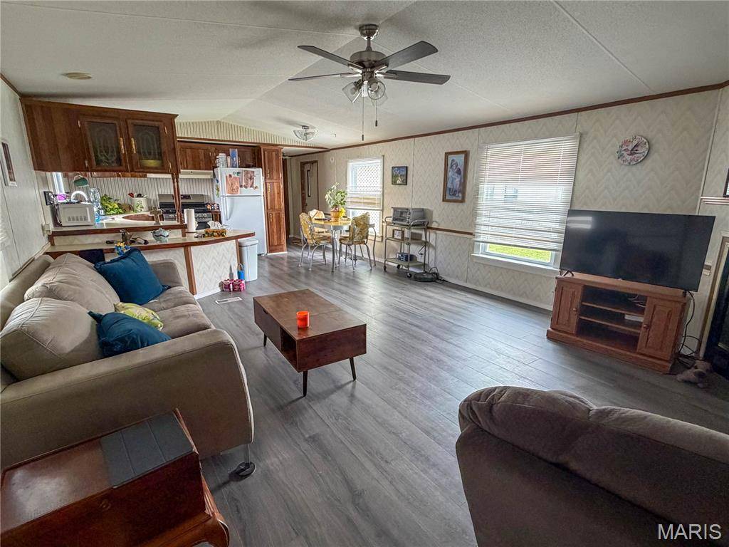 22574 Lake Westside LN, Jerseyville, IL 62052