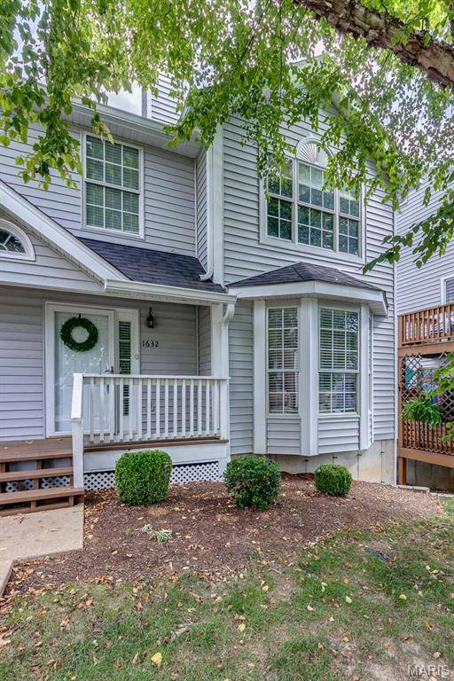 1632 Whispering Creek DR, Ballwin, MO 63021