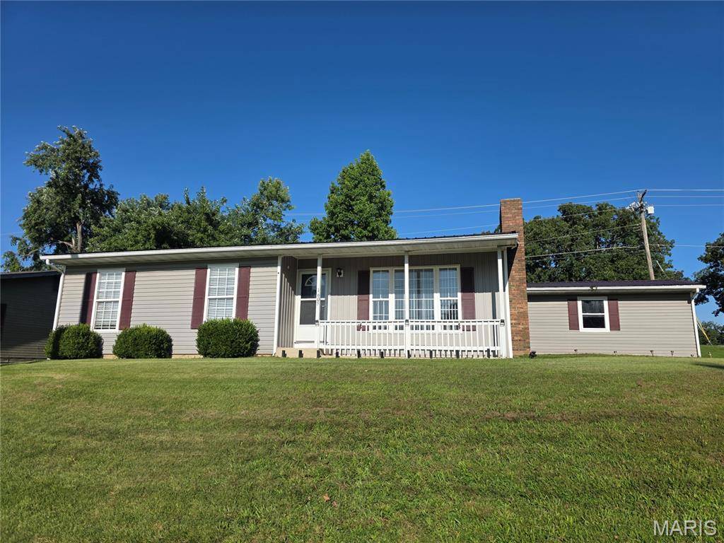 1605 McCutchen RD, Rolla, MO 65401