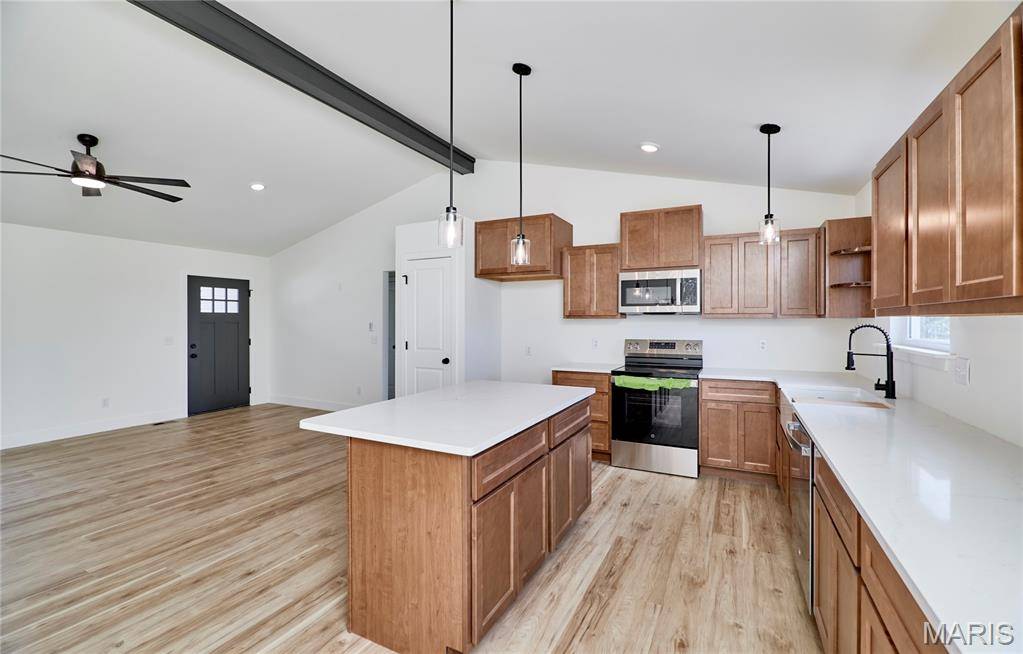 19661 Longspur TRL, Bowling Green, MO 63334