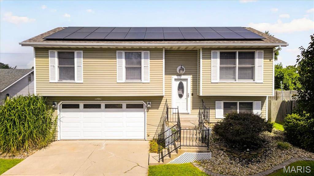 409 Wilson Park LN, Granite City, IL 62040