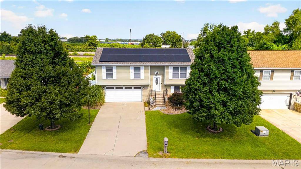 409 Wilson Park LN, Granite City, IL 62040
