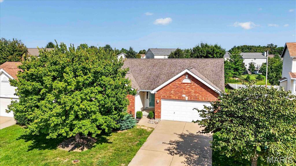 1972 Briarfield DR, Lake St Louis, MO 63367