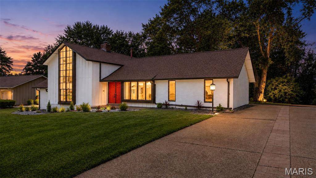 500 Kingridge DR, Ballwin, MO 63011